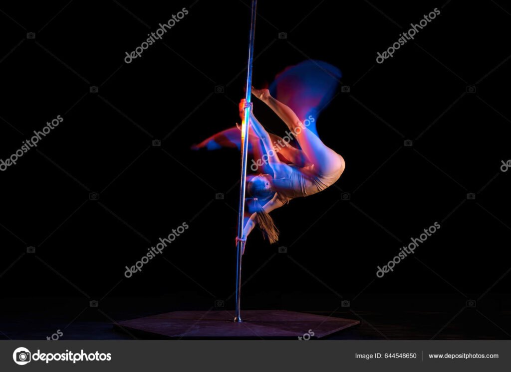 Dónde encontrar las mejores clases de pole dance en CABA 1 bailarina de pole dance en accion