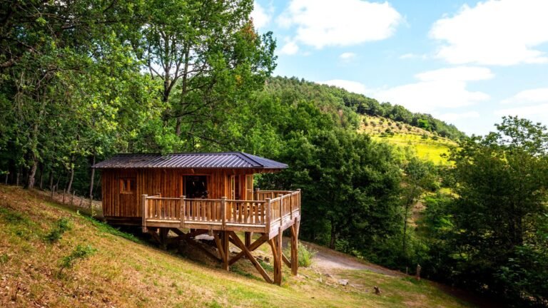 Qué servicios ofrecen las cabañas Alen Luz de Luna en CABA 2 cabanas en un entorno natural y acogedor