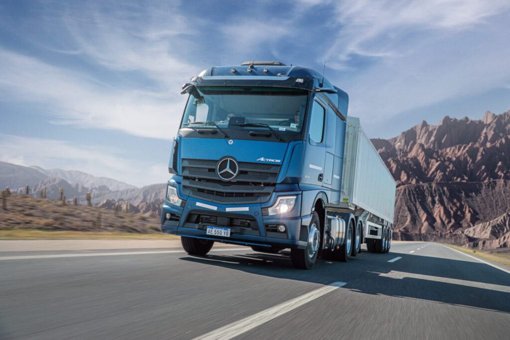 Qué modelos de camiones Mercedes Benz Diesel están disponibles en San Miguel