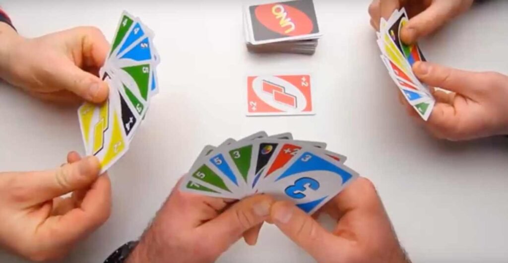 Cuántas cartas se reparten en el juego de Uno y cómo se juega 8 Cuántas cartas se reparten en el juego de Uno y cómo se juega