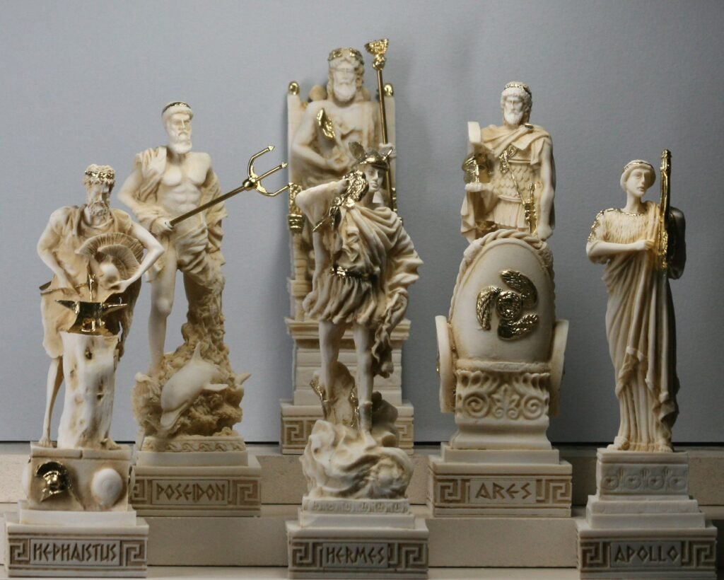 Cuáles son los principales dioses y héroes de la mitología griega 1 estatuas de dioses de la mitologia griega