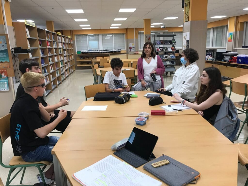 Qué ejemplos cortos de textos argumentativos son ideales para secundaria