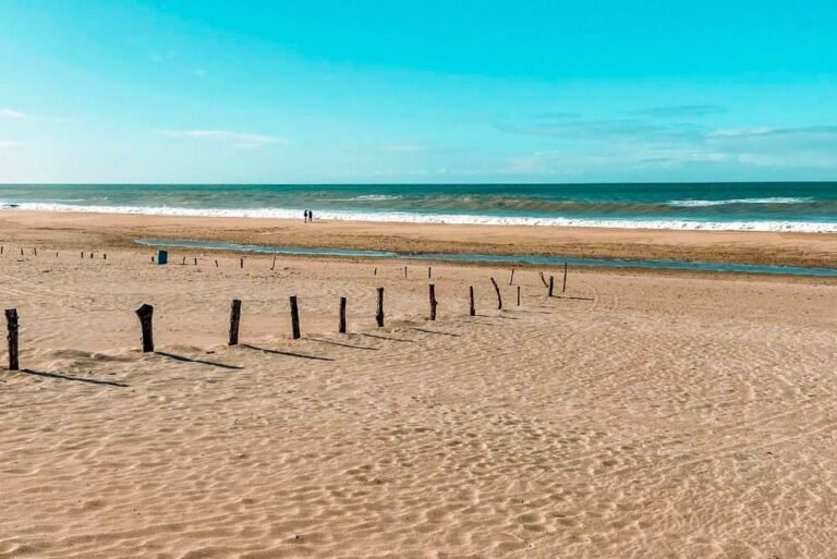 Qué actividades y atracciones ofrece Los Ciruelos en Mar de las Pampas 19 hermosa playa en mar de las pampas
