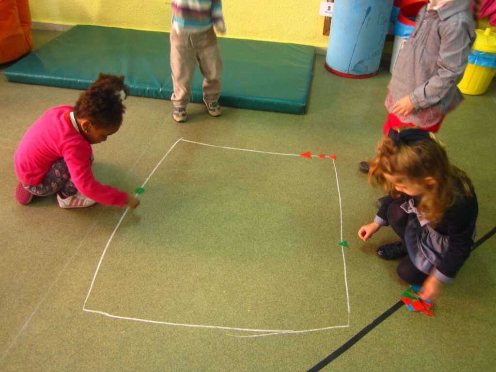 Qué significa la canción «Por cuatro esquinitas de nada»