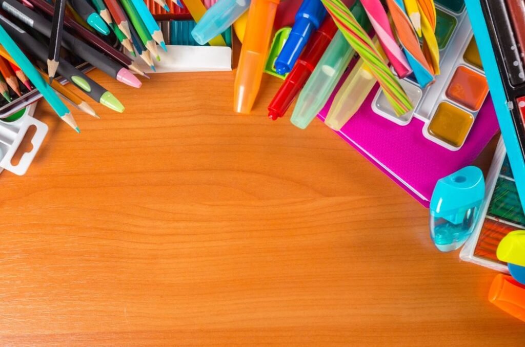 lapices cuadernos y articulos de oficina