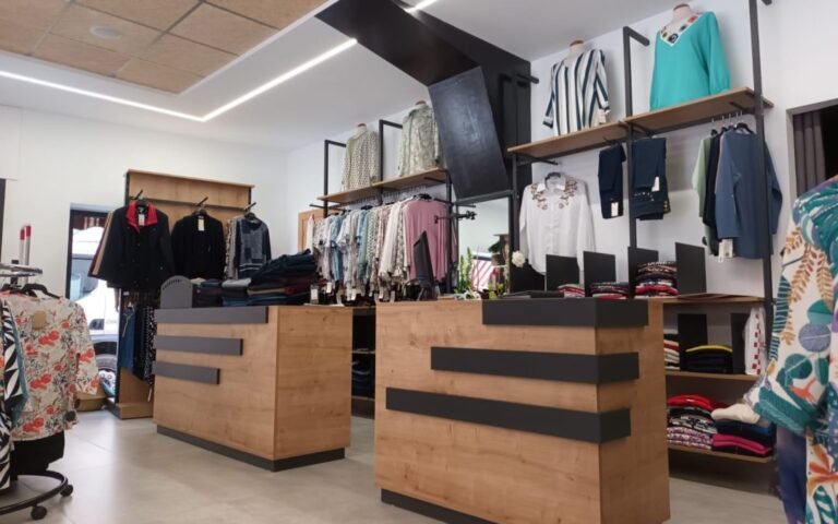 Qué productos y servicios ofrece el supermercado del mueble en San Nicolás 1 muebles variados en un supermercado moderno