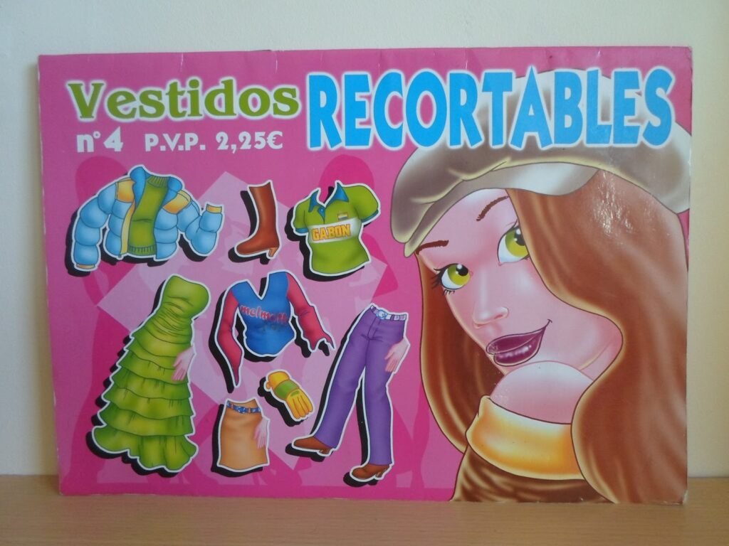 Cómo hacer muñecas de papel para vestir y recortar de forma bonita 3 Cómo hacer muñecas de papel para vestir y recortar de forma bonita