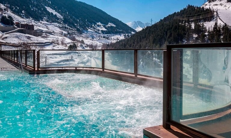 relax en un lujoso spa de montana