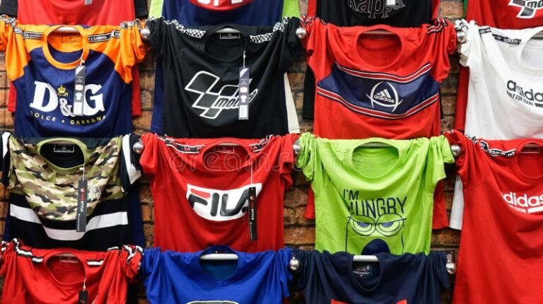 Dónde comprar ropa deportiva por mayor de la marca Big Fine 9 ropa deportiva en exhibicion colorida 1