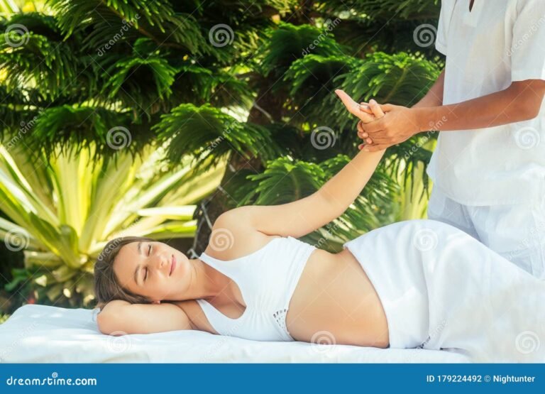 spa relajante en jardin tropical