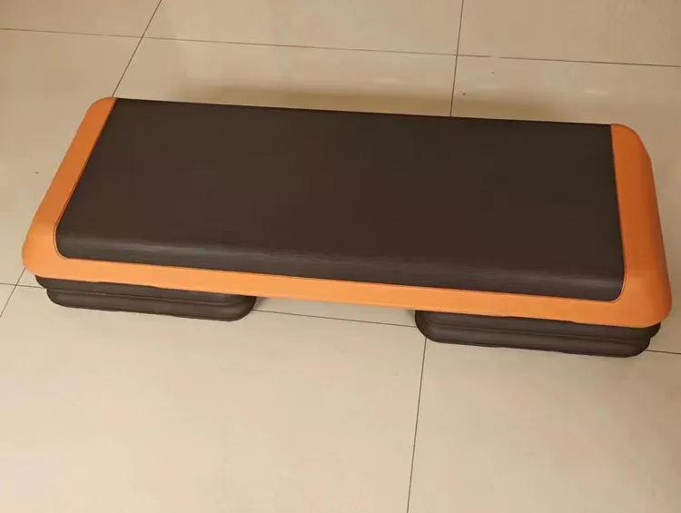 Dónde comprar un step de madera para gimnasio de buena calidad 1 step de madera en un gimnasio moderno