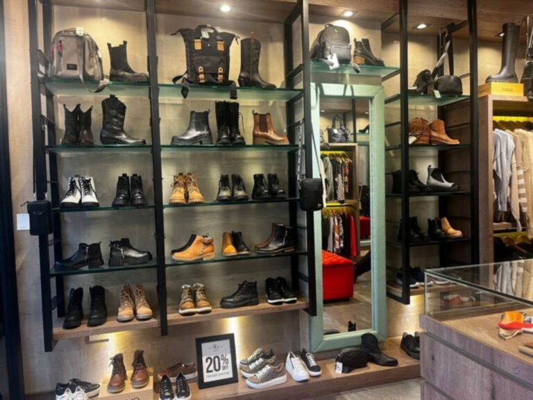 Dónde puedo vender tapados de piel en peleterías de Argentina 11 tapados de piel en vitrina elegante