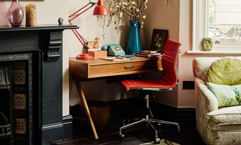 Qué número de teléfono tiene Un Rincón de Nápoli en Argentina 4 telefono antiguo en un rincon acogedor